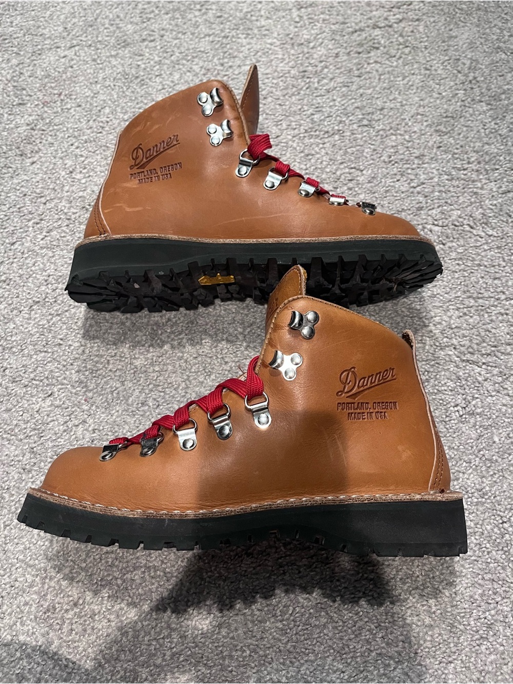 Danner Mountain Light Cascade Hiking Boots - Picture 3 of 10